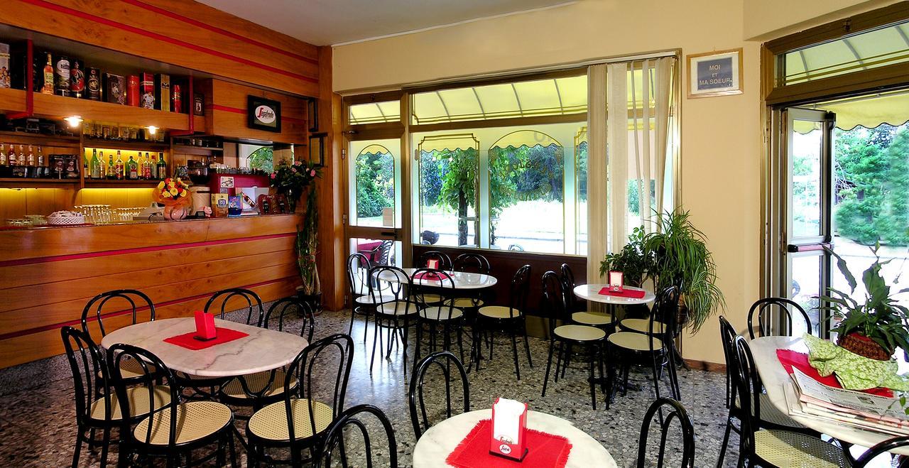 Pensione Giardino Lignano Sabbiadoro Exterior foto