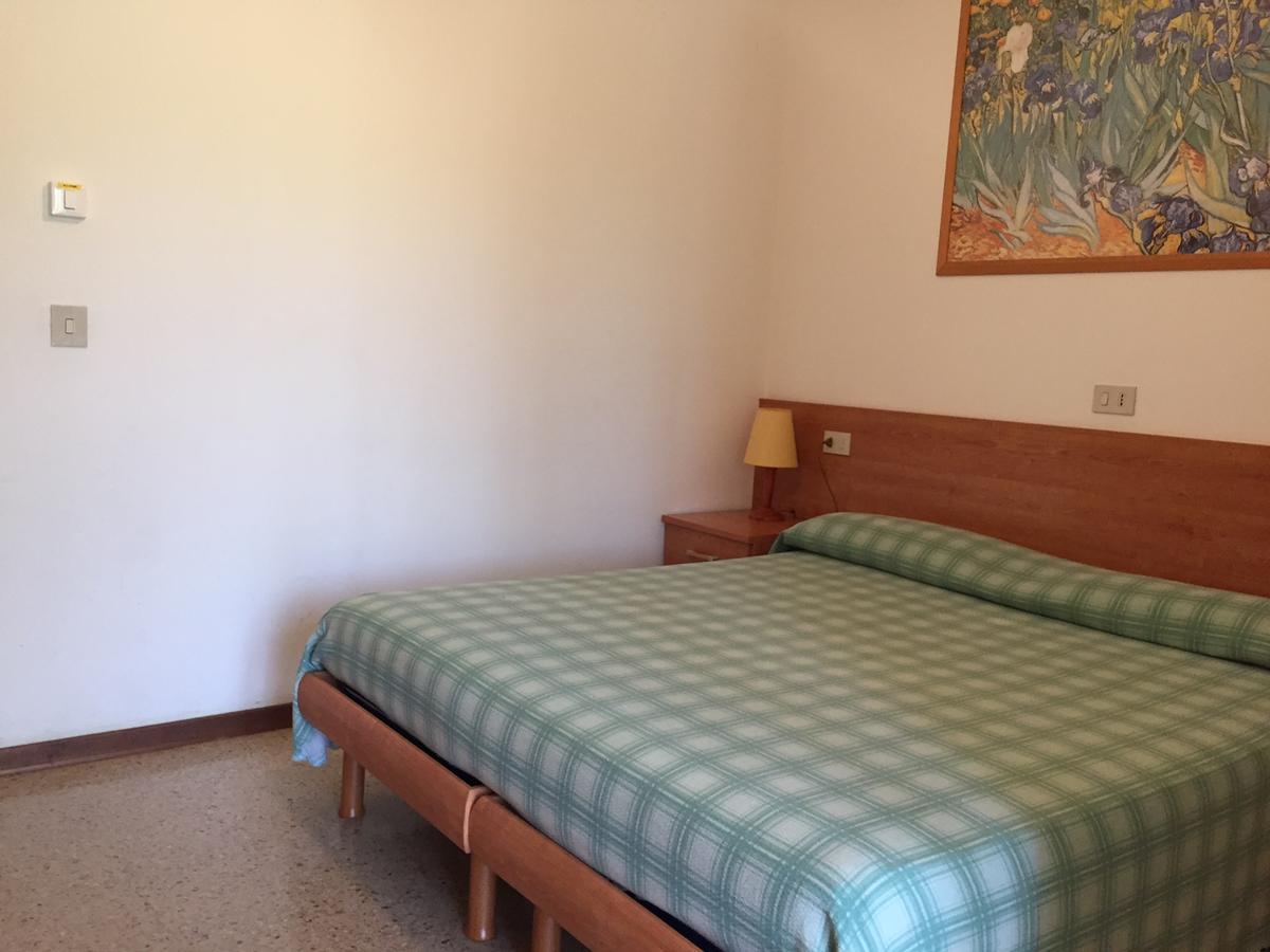 Pensione Giardino Lignano Sabbiadoro Exterior foto